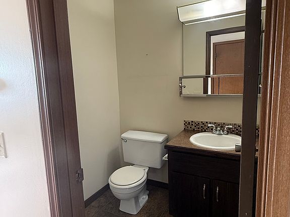 4th image of 7365 Seymour St NW