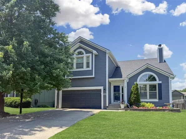 15730 S Kenwood St, Olathe, KS 66062