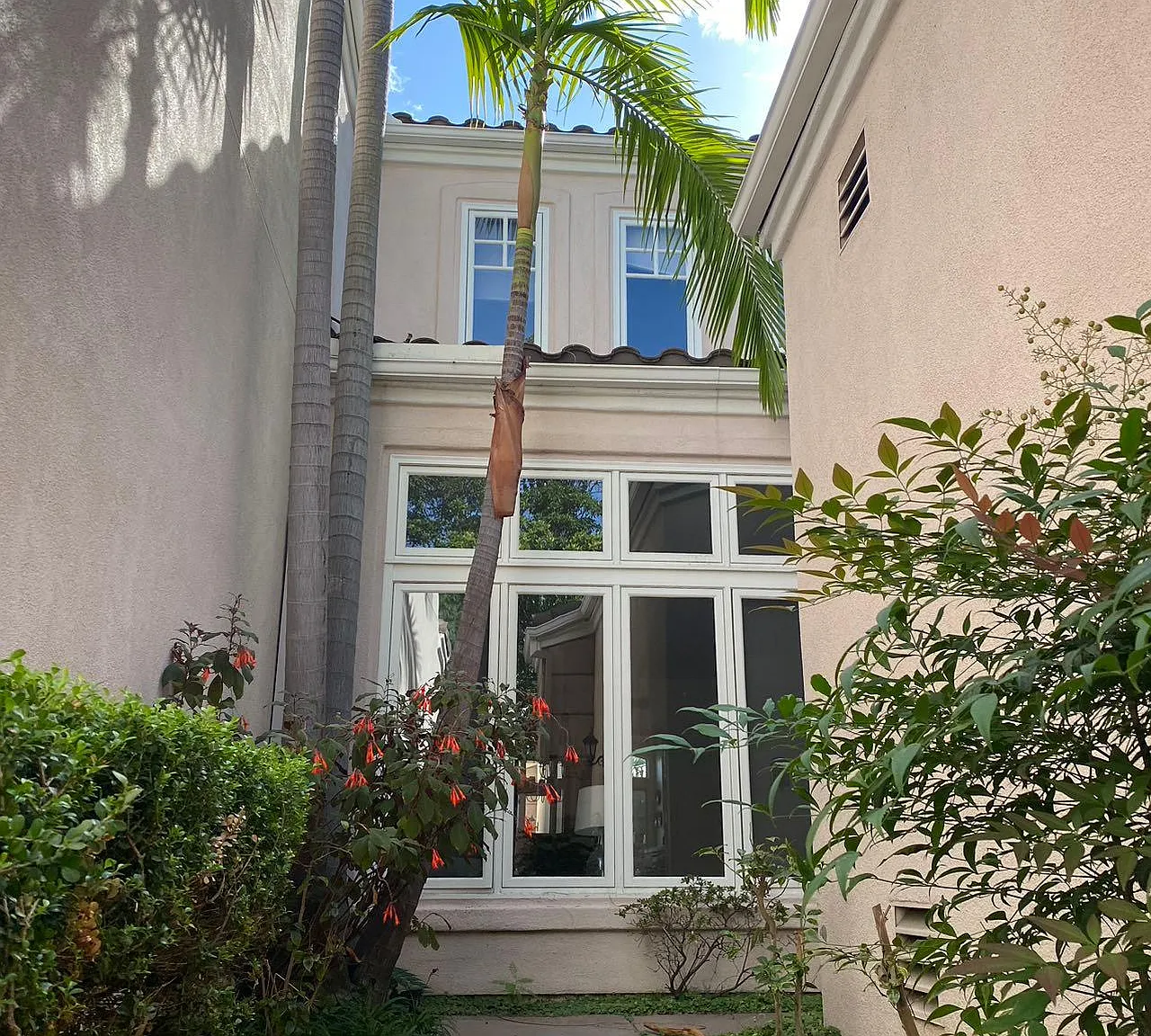 5362 Renaissance Ave — Photo 1