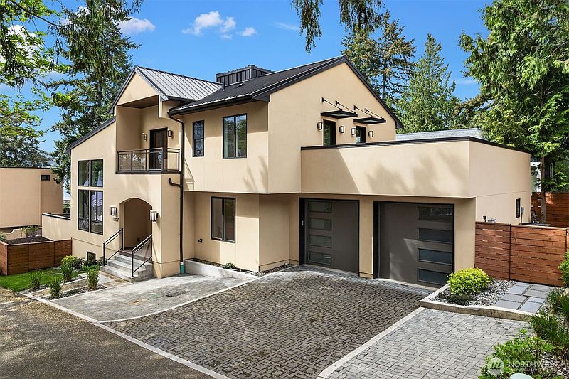2nd image of 13327 Holmes Point Drive NE