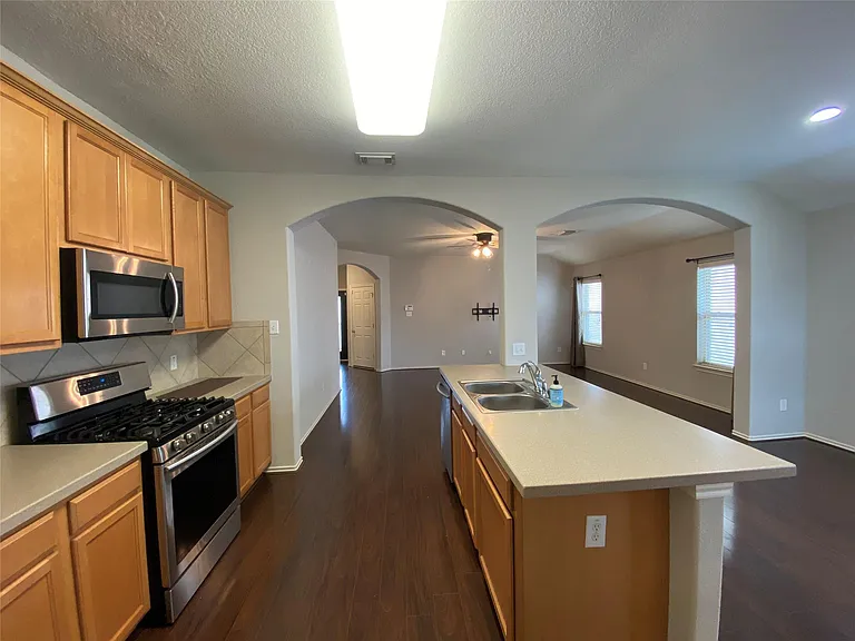 6323 Bennington Springs Dr — Photo 8