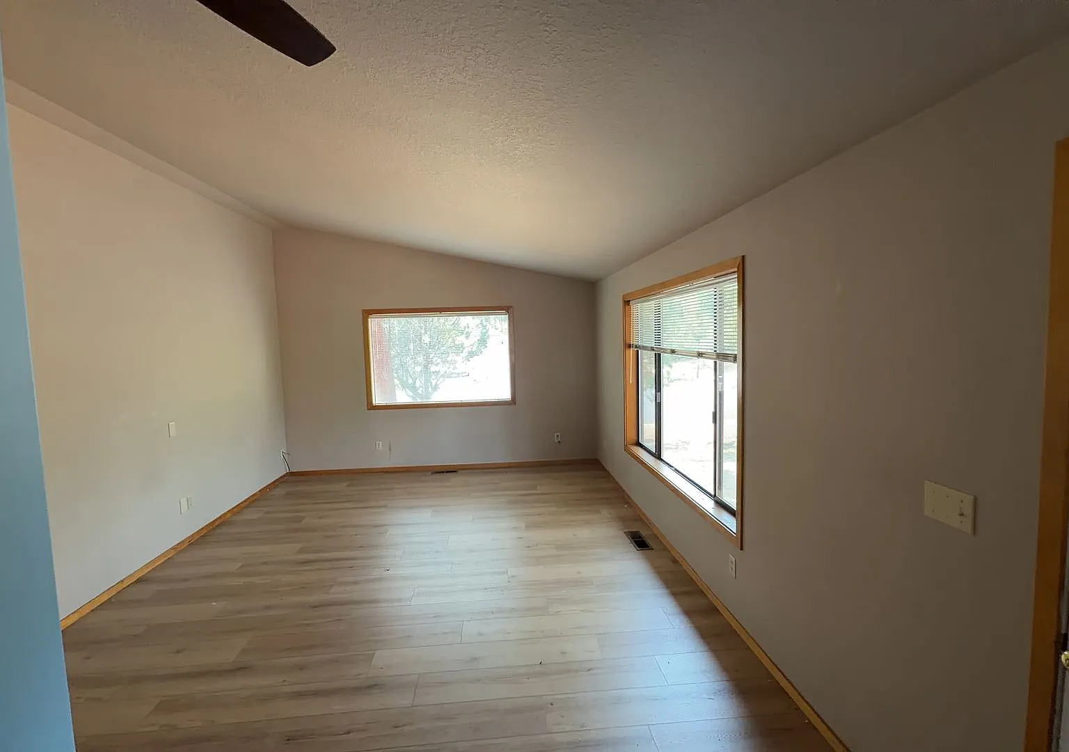 3 Bedroom / 2 Bathroom Home in NE Bend. — Photo 4