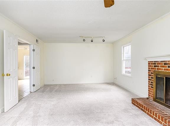 4th image of 9417 Wenlock Cres