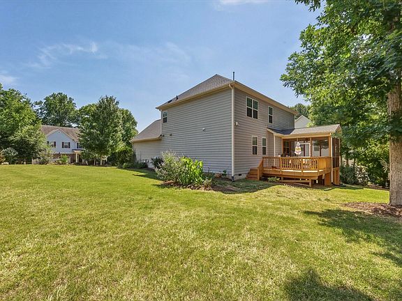 2nd image of 112 Somers Ln