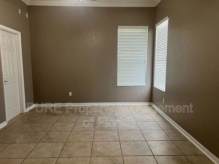 1035 SW 33rd Pl — Photo 16
