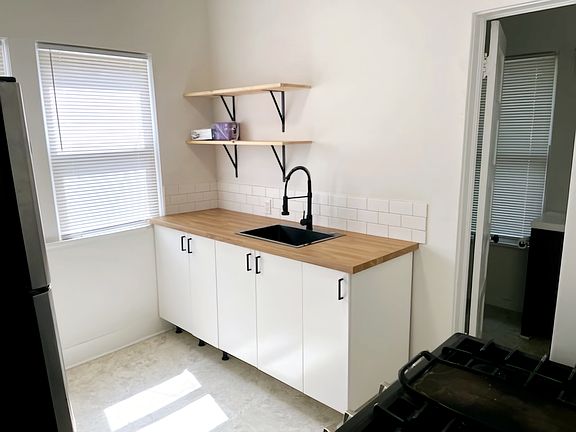 4th image of 1314 Egleston Ave #1