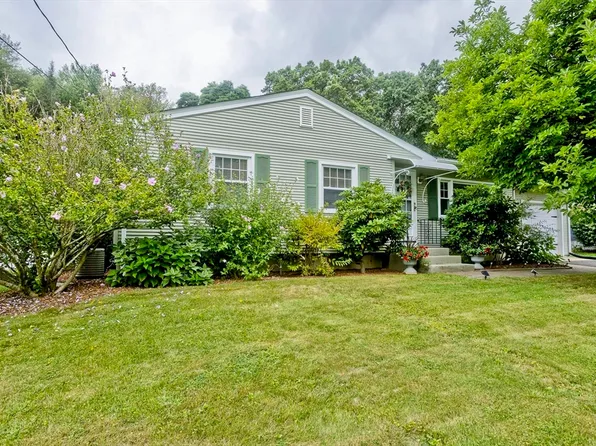 39 Bonnie Brae Dr, West Springfield, MA 01089