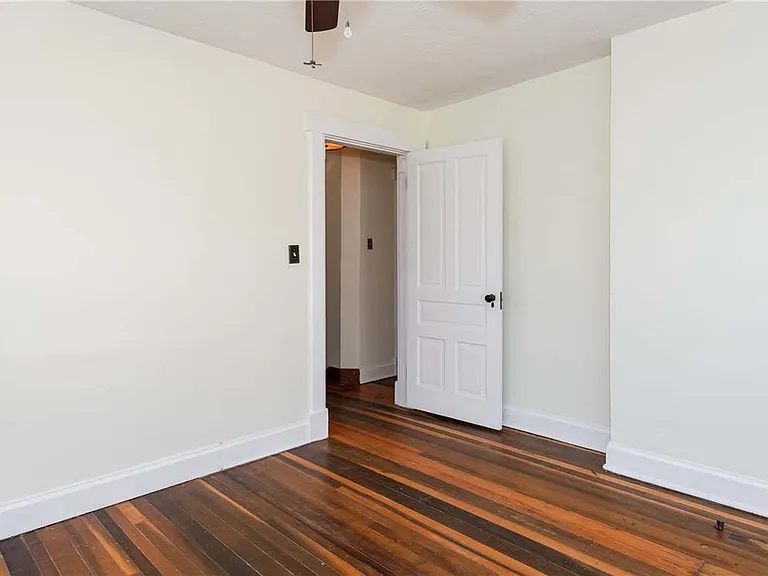 320 Park Dr — Photo 30