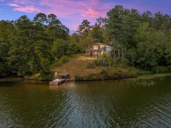 160 Pelican Ln, Sylacauga, AL 35151