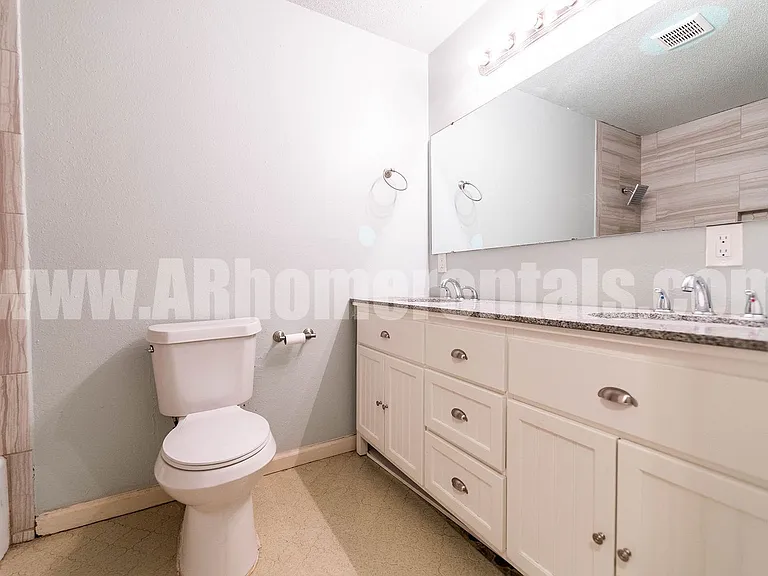 600 S Davis St — Photo 10