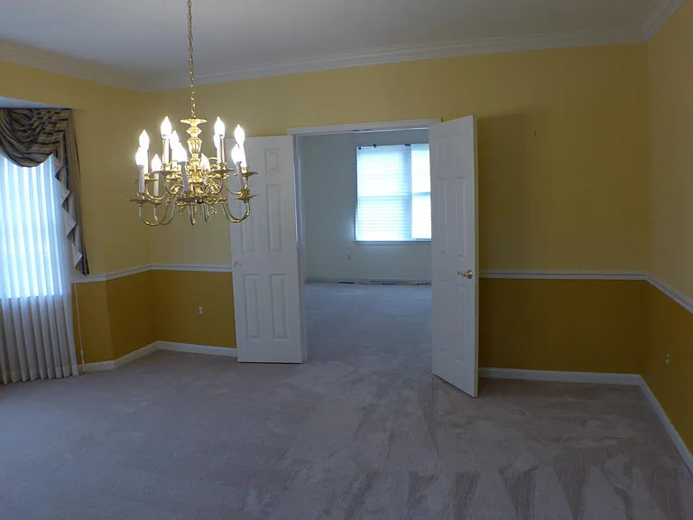 10008 Manor Pl — Photo 8