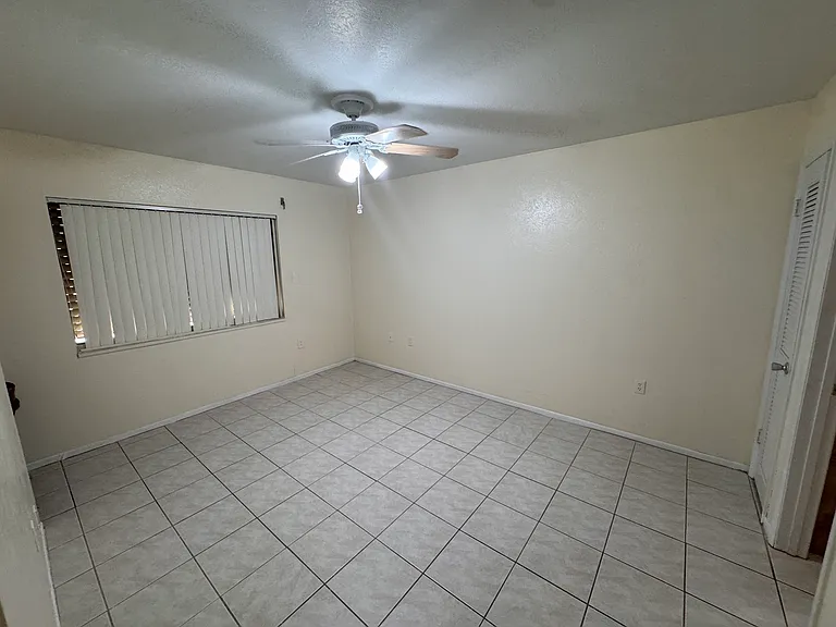 1575 Greenlea Dr #1 — Photo 9