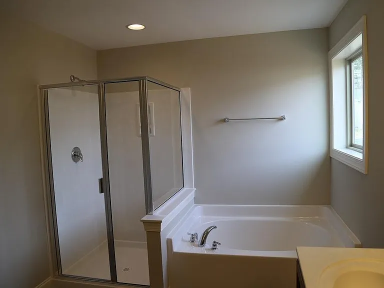 836 Poplar St — Photo 10