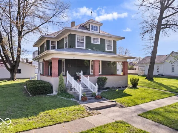 209 N Oakland St, Colfax, IN 46035