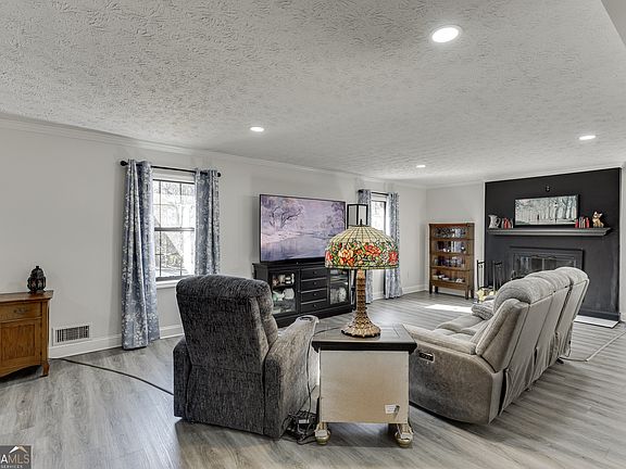 4th image of 5222 Raintree Trl