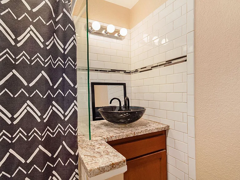 701 N Pearl St #105 — Photo 10
