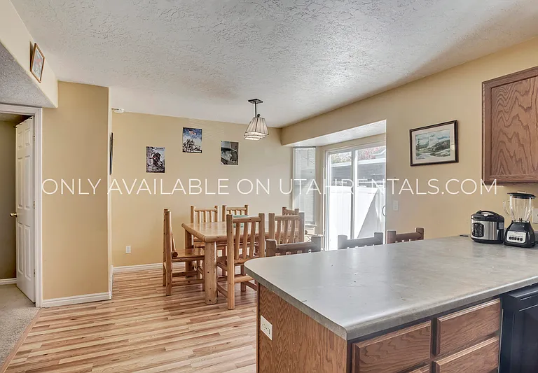 1346 S 1440 E — Photo 7