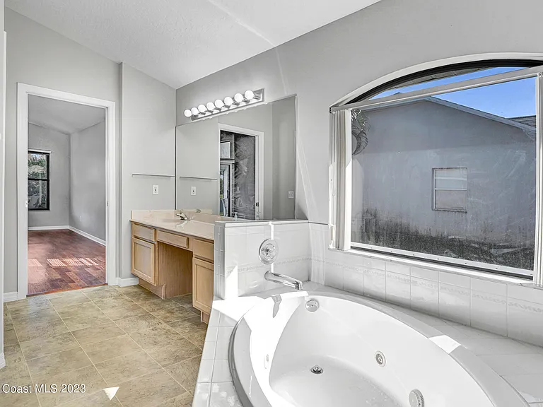 3643 Bluefield Ave — Photo 24