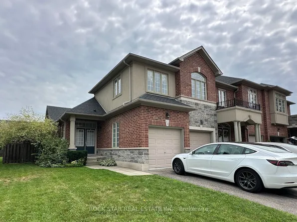 99 Panabaker Dr #49, Hamilton, ON L9G 0A3