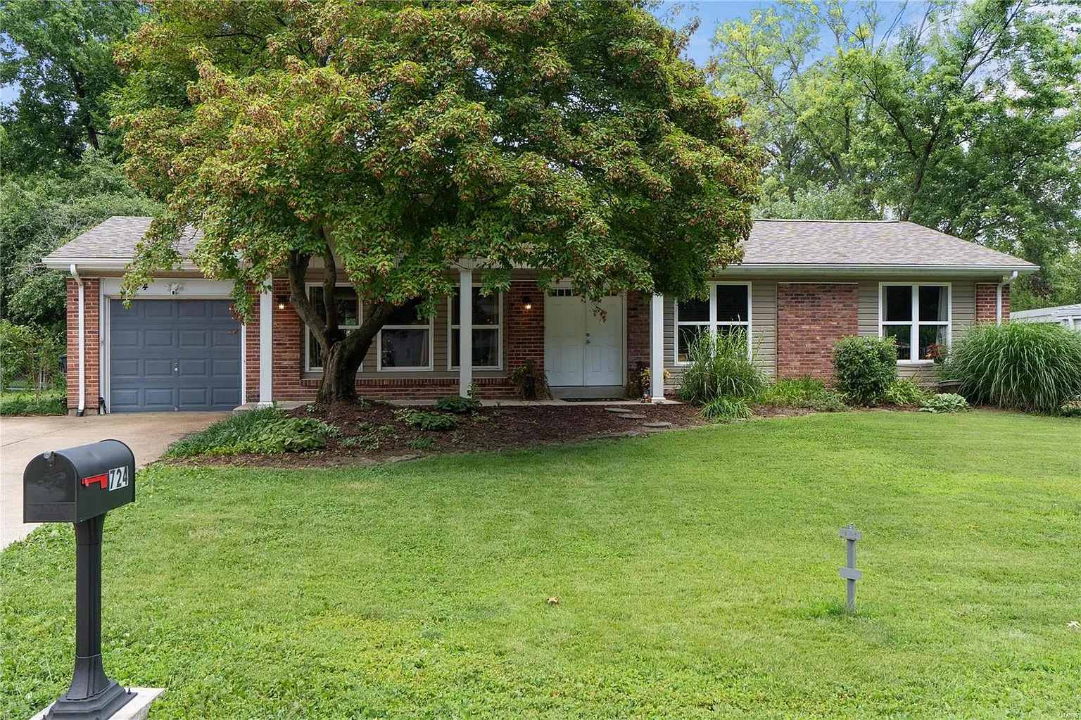 724 Ambois Dr photo 1
