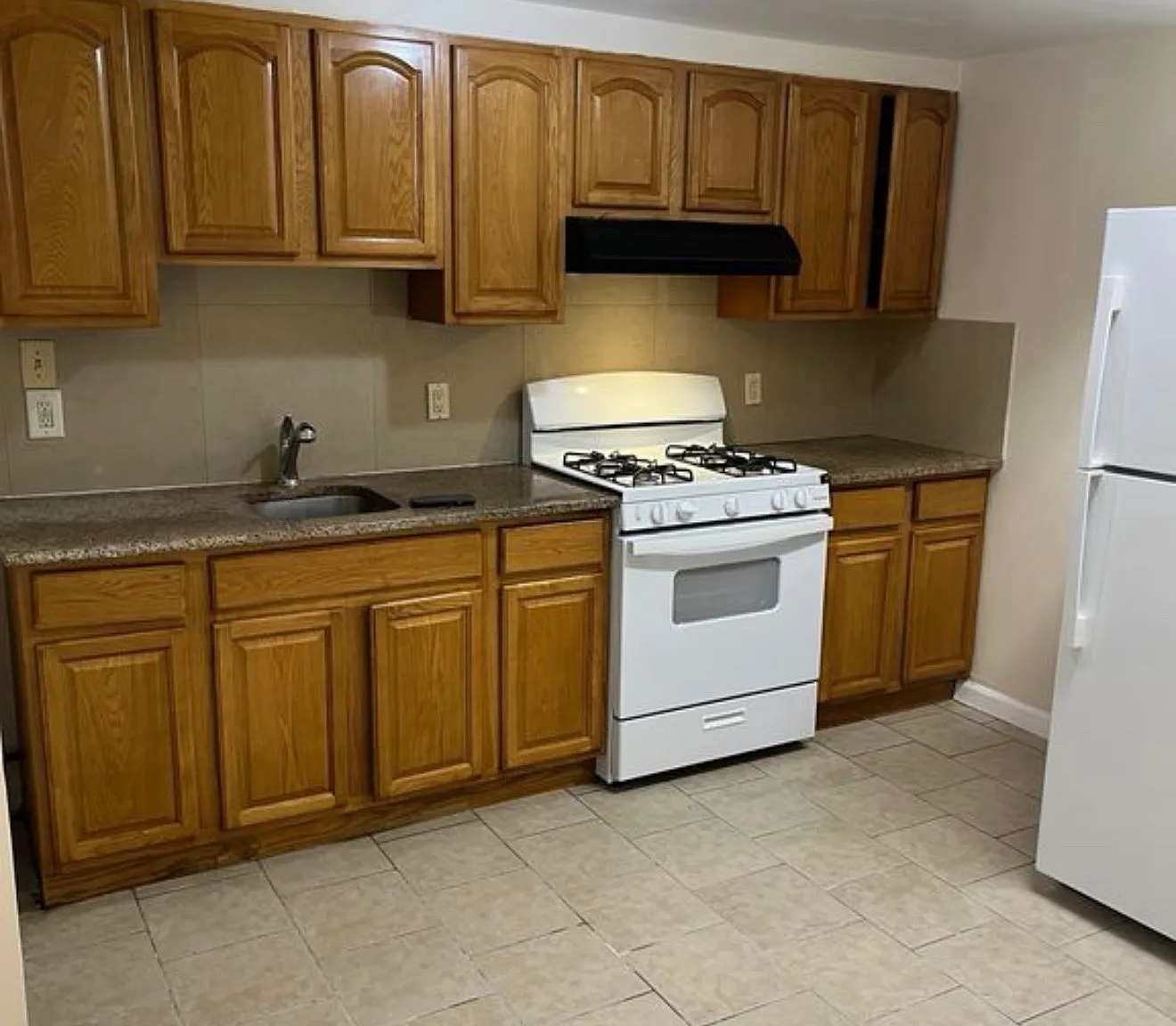 3 bed, $2,950 — Photo 2