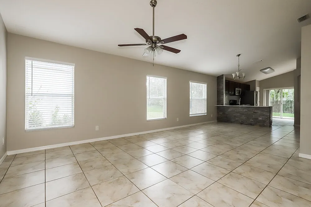3 bed, 2.0 bath, 1314 sqft, $2,200 — Photo 3