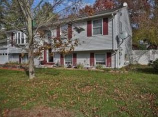 4 Ireland St, Hudson, NH 03051