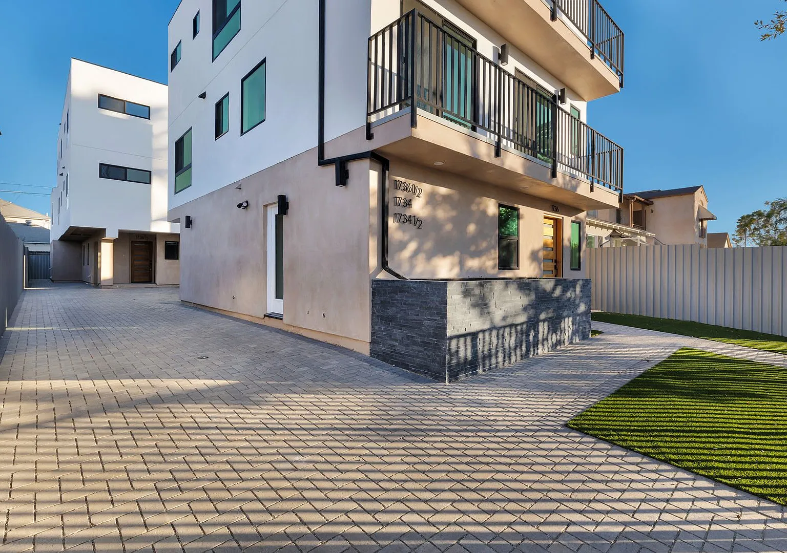 Best Priced Luxury 4 & 5 Bed Townhomes in Mid-City! — Photo 4