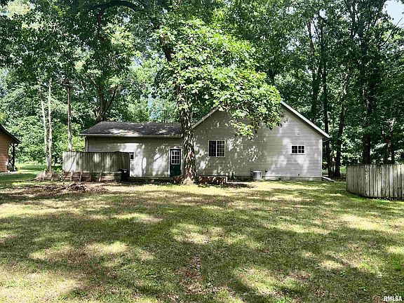 3rd image of 277 Sherwood Cir