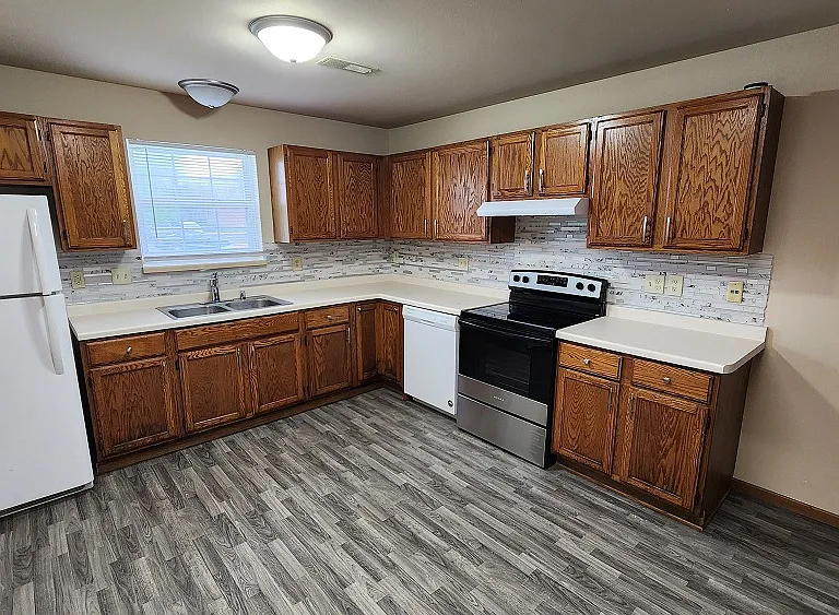 2 bed, 1.0 bath, $1,135 — Photo 3