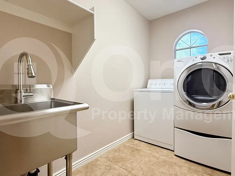 9405 E Presidio Rd — Photo 54