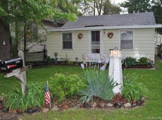 8594 Portage Lake Blvd, Pinckney, MI