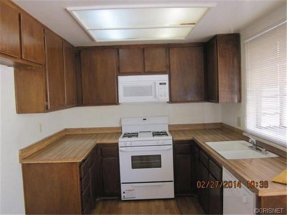 5th image of 15035 Nordhoff St Unit 110