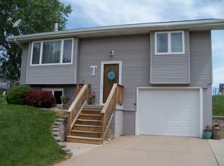 2410 Dover Dr, Norfolk, NE 68701