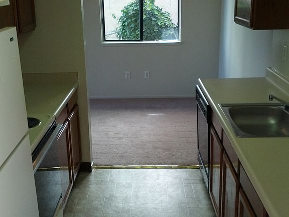 3rd image of 5113 Panama Ave APT F