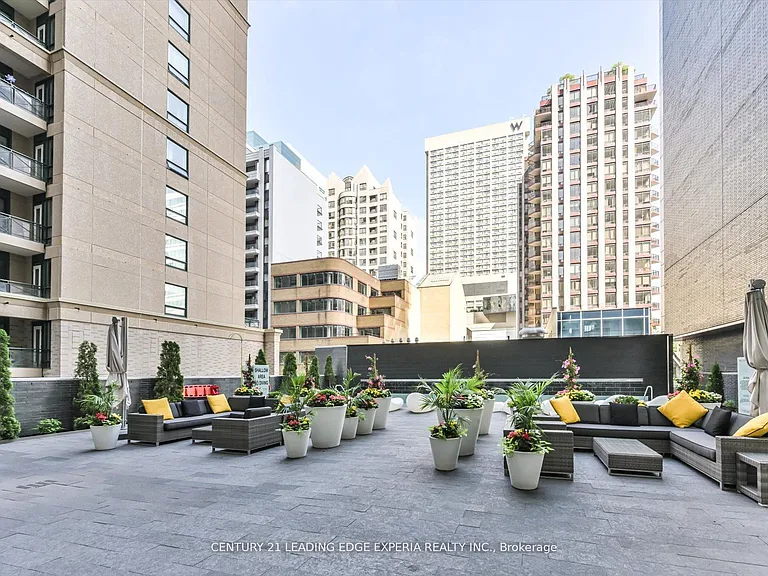 42 Charles St E #2309 — Photo 39