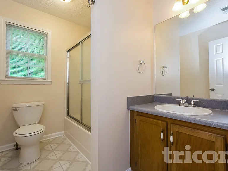 321 Stratford Dr — Photo 13