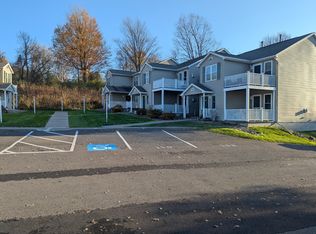 100 Shinnecock Ln, Camillus, NY 13031