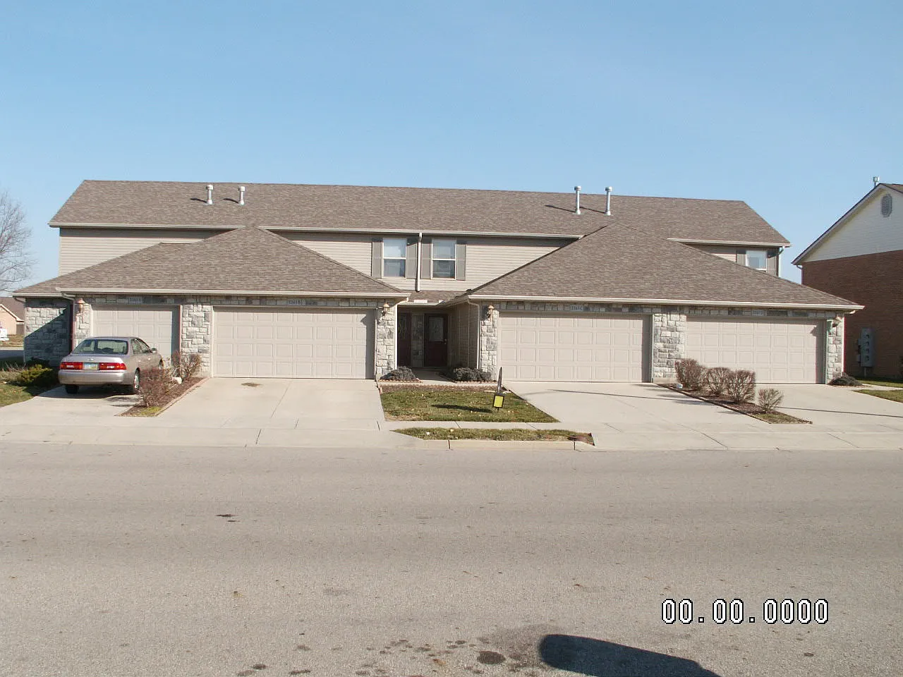 Messler Family Laurel Creek Apts, 2345 Meadowpoint Drive — Photo 2