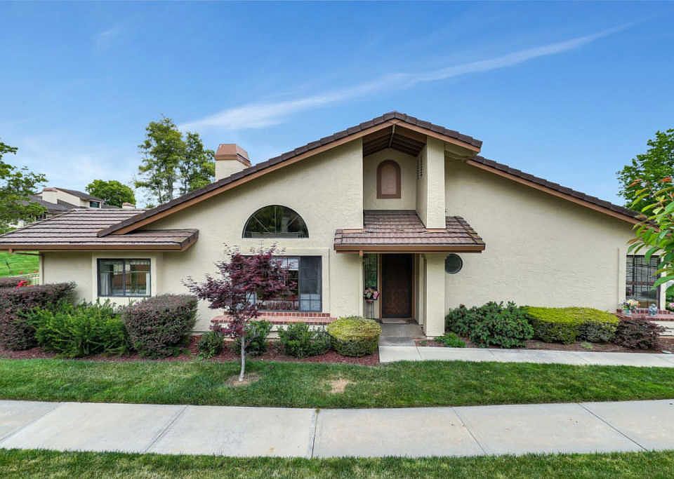 1st image of 3352 Lake Lesina Dr