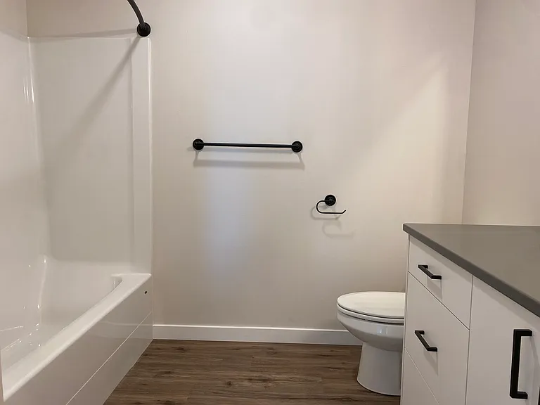 2058 Aaron Dr — Photo 32