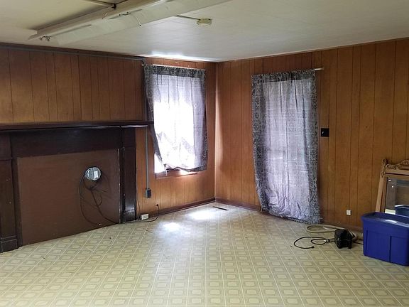 2nd image of 155 E Court St
