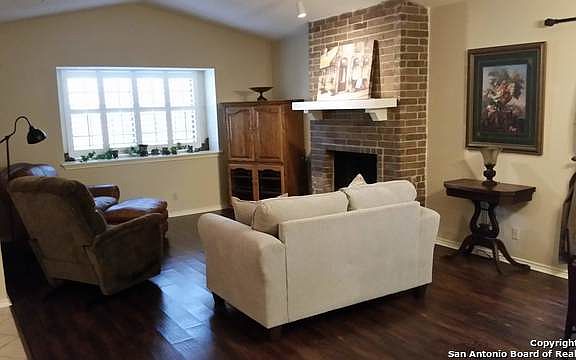 4th image of 2330 Cobble Way