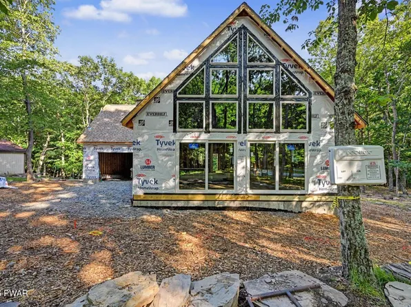 187 Deer Trail Dr, Hawley, PA 18428