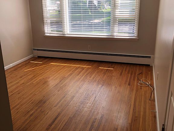 4th image of 1386 Mechanic St