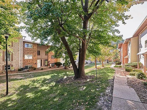 3rd image of 154 Carmel Woods Dr