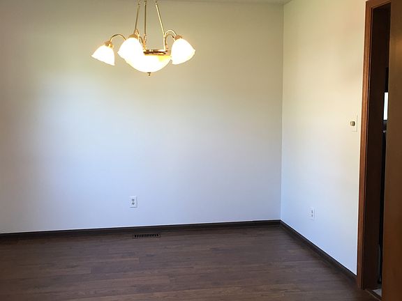 Formal Din. new Floor/Paint!