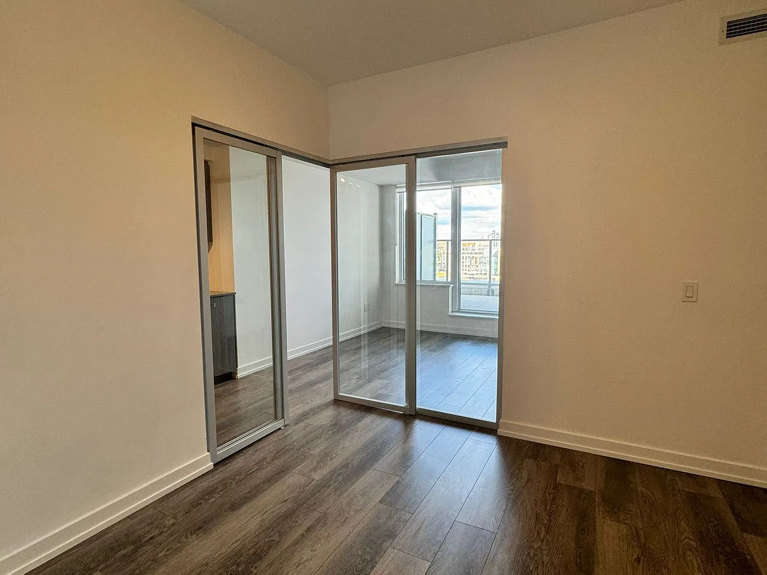1 bed, $2,000 — Photo 2
