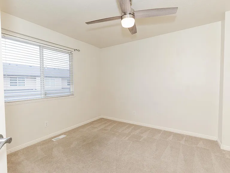 484 W 1490 N #102 — Photo 13