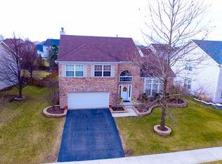 2629 Barrington Dr, Aurora, IL 60503